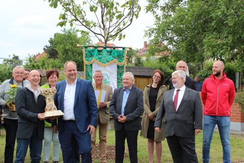 Der Gartenpokal »Flora« »wandert« von Dölzschen nach Trachau. Gastgeber für die Ehrung war die Gartensparte »Höhenluft I«. Foto: Pohl