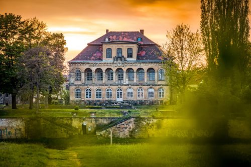 Schloss Übigau lockt Dresdner Publikum, aber auch Touristen. Foto: Robert Jentzsch