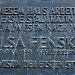 Erinnerung an Elsa Fenske: Gedenktafel. Foto: Brendler