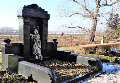 Grablege Jedicke: Friedrich Otto Jedicke war u.a. Vorsitzender und Ehrenvorsitzender des 1894 gegründeten Turnvereins „Frisch auf“. Foto: Brendler