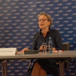 Die neue RektoRIn der Technischen Universität Dresden Prof. Dr. Ursula M. Staudinger bei der Vorstellung der Ziele ihrer fünfjährigen Amtszeit.