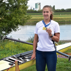 EM-Gold für Katja Fuhrmann! Dieses Jahr, in dem Corona den Trainings- und Wettkampfkalender durcheinandergebracht hat, beschert der 21-Jährigen den größten sportlichen Erfolg ihrer Laufbahn. Foto: Trache