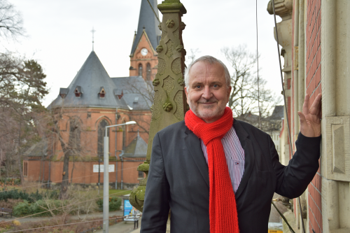 Stadtbezirksamtsleiter Christian Wintrich blickt optimistisch in die Zukunft. Pieschen soll künftig grüner und noch familienfreundlicher werden. Foto: Möller