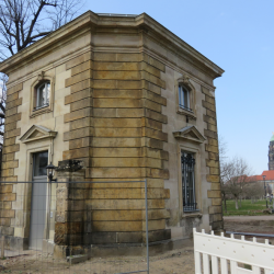 Das barocke Torhaus soll zum Skater-Verleih werden. Foto: Pohl