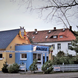 Die „Bergziege“ lebt weiter in Form des kleinen, feinen Eiscafés. Foto: Brendler