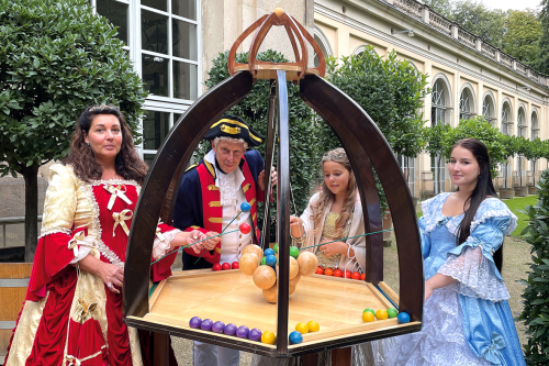 Historische Holzspiele bei der Spielewoche in Pillnitz. Foto: Spielerlebniswelten
