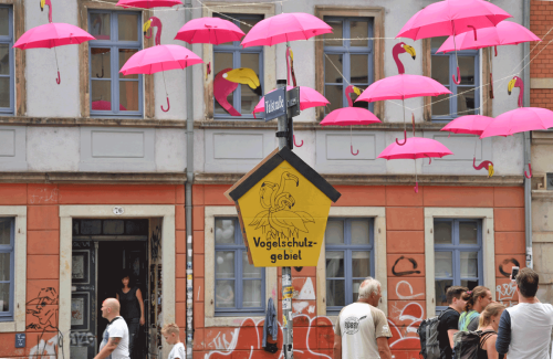 Bunt, schräg, wild – das Markenzeichen der BRN vor der Pandemie. Jetzt wird nach Alternativen gesucht, wie es mit dem Festival in der Äußeren Neustadt weitergeht. Foto: Archiv/Möller