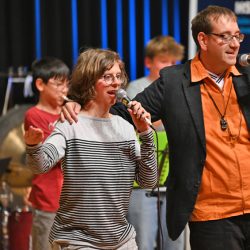 „Bühne frei für alle“ beim Begegnungskonzert des HSKD. Foto: Blicklicht Photographie