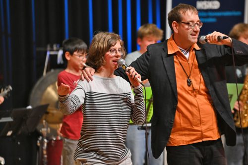 „Bühne frei für alle“ beim Begegnungskonzert des HSKD. Foto: Blicklicht Photographie