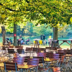 Alles vorbereitet für das Familienoktoberfest auf der Hofewiese. Foto: Zastrow/Hofewiese