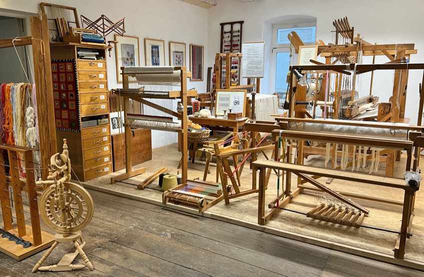 Neues Zuhause für historische Handwebstühle Neues Zuhause für historische Handwebstühle