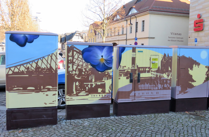 Bunt statt Grau: In Blasewitz wurde die künstlerische Gestaltung von Verteilerkästen finanziell von der Stadtverwaltung unterstützt. Foto: Pohl