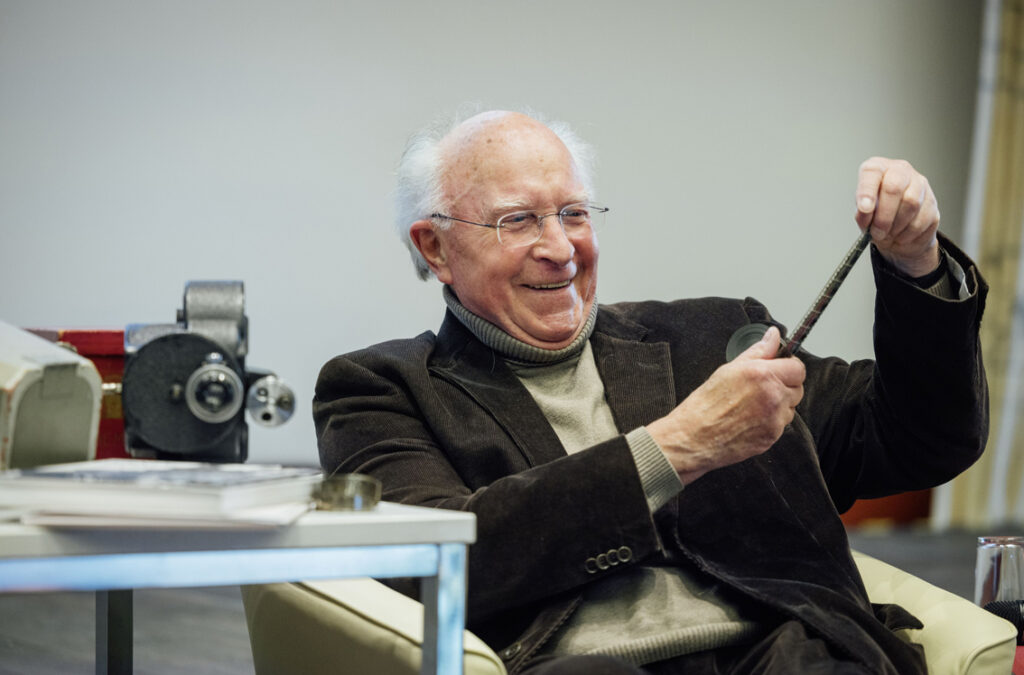 Ernst Hirsch bei der Übergabe seiner Sammlungen an die SLUB Dresden. Foto: Pressecloud Universum Dresden