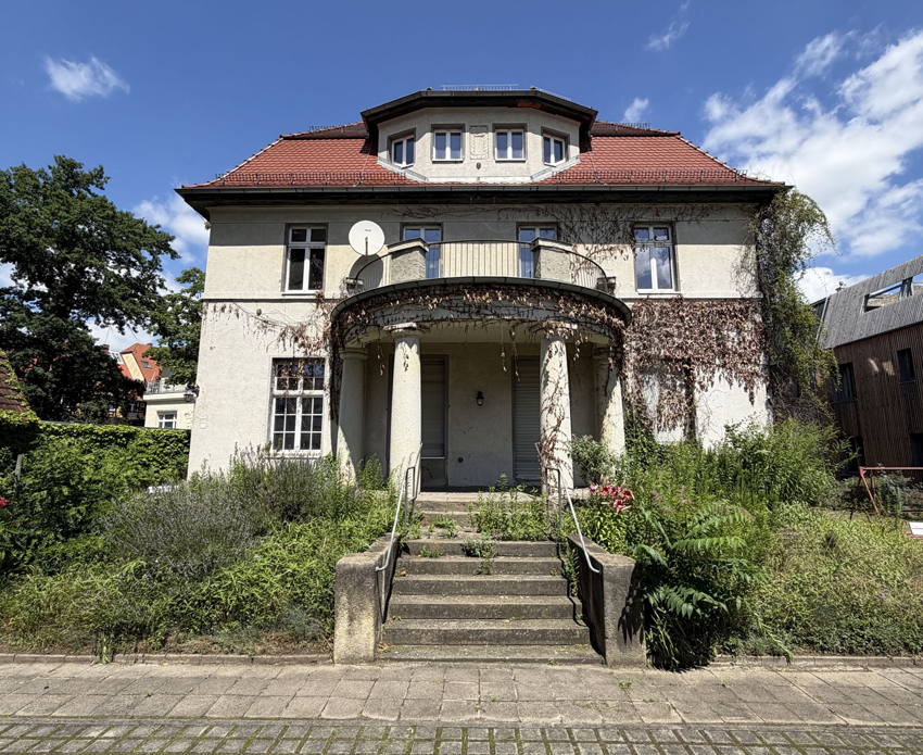 Wer möchte in einer Villa arbeiten? Wer möchte in einer Villa arbeiten?