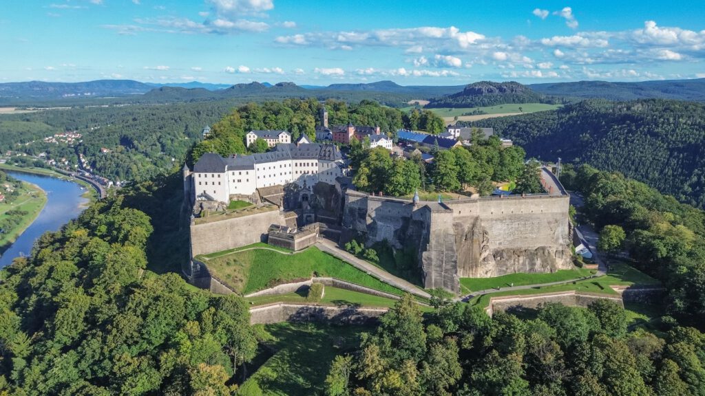 Die Festung Königstein lockt mit abwechslungsreichen Ferienangeboten. Foto: Festung Königstein gGmbH