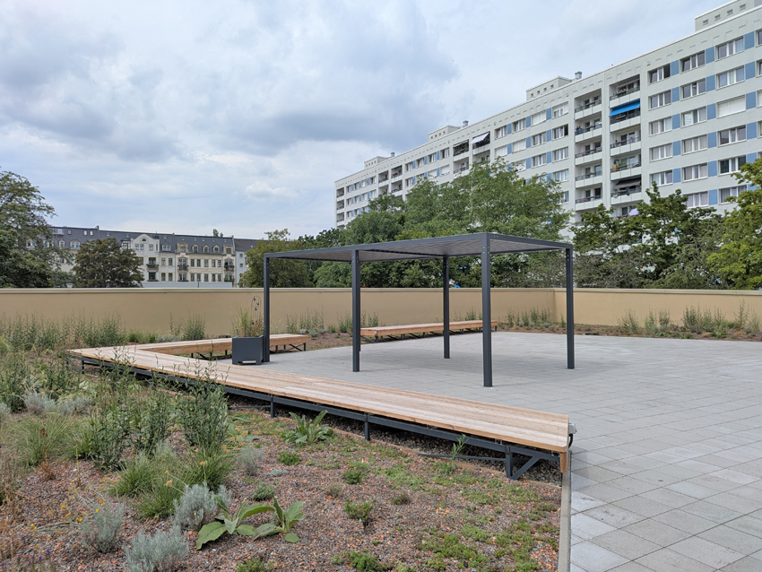 Ein „grüner“ Treffpunkt ist die Dachterrasse. Foto: Pohl