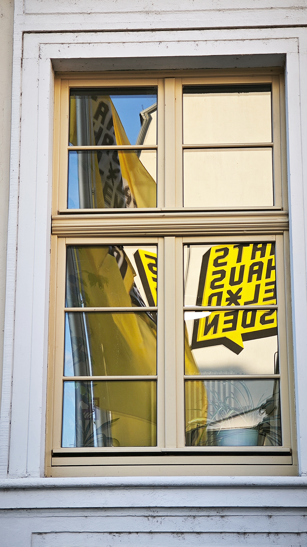 Die erste Premiere der Spielzeit 2026/2027 gebührt der Bürgerbühne. Am Kleinen Haus 1 des Staatsschauspiels Dresden stehen die jugendlichen Darsteller am Freitag, den 4. September 2026 zum ersten Mal mit "Die Jugend von Orleans" auf der Bühne. Wir wünschen Toi, Toi, Toi. Weitere Vorstellungen im September und Oktober können bereits gebucht werden. Foto: A. Zenker
